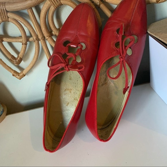 Vintage Red Johansen pumps with laces 9 (36) - Picture 9 of 12